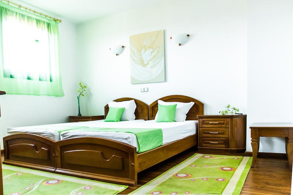 Family Hotel Elegance Arbanasi Chambre photo