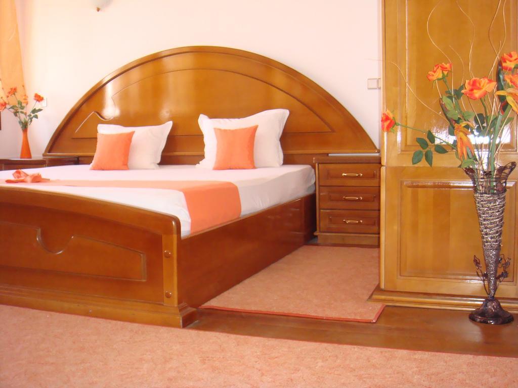 Family Hotel Elegance Arbanasi Chambre photo
