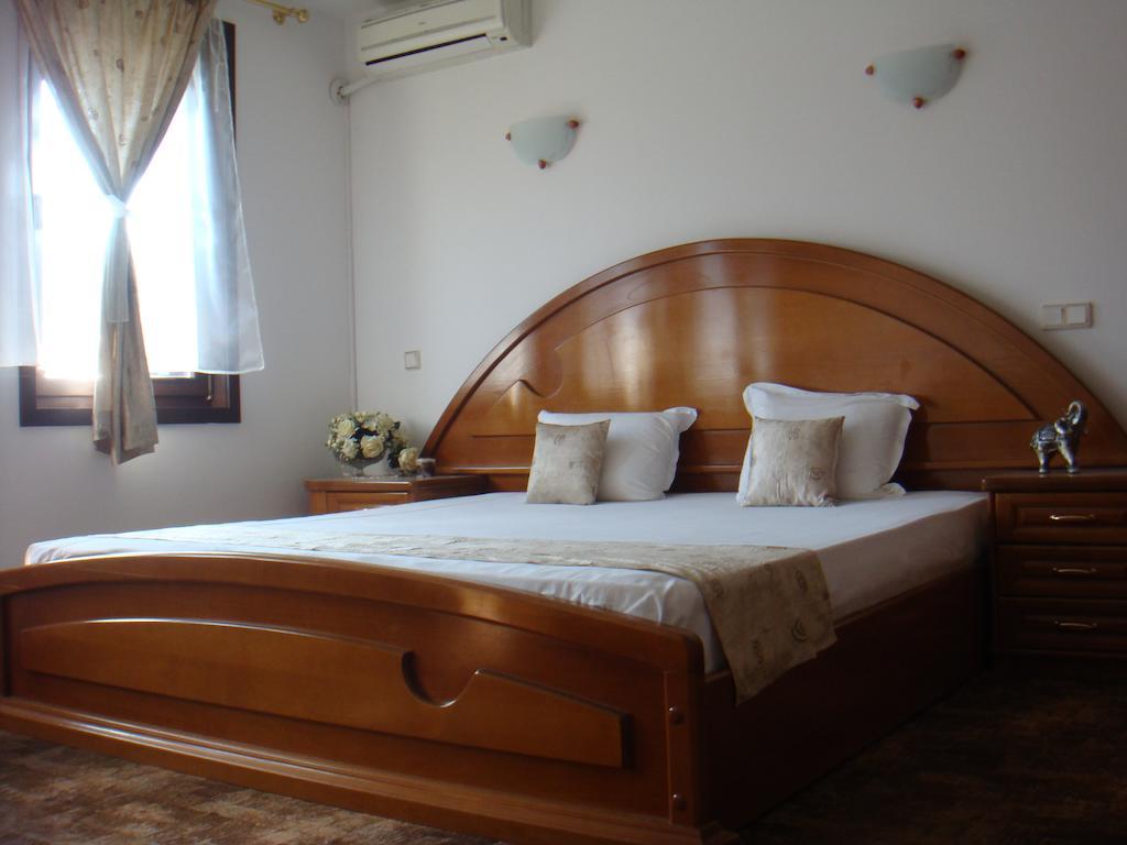 Family Hotel Elegance Arbanasi Chambre photo